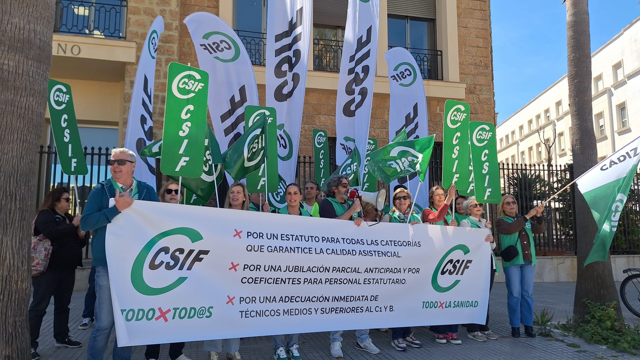 Concentración estatuto marco subd. gob. Cádiz